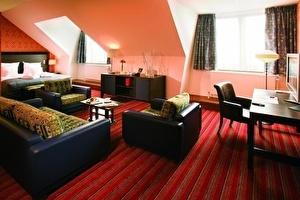 Junior Suite - seating area